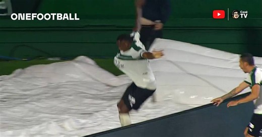 🤣 Coritiba player scores, it's chalked off, then falls in tunnel 🎥