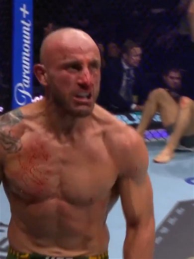 WHAT AN ENDING! 😱🏆🇦🇺 Alex Volkanovski shuts down Movsar Evloev in RD 2! 🔥🤯 #UFC333 #alexvolkanovski #ufc #mma