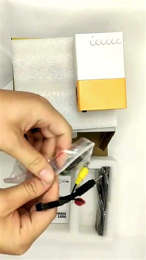 YG300 โปรเจคเตอร์มินิ 1080P ความละเอียดสูง มีลำโพงในตัว รองรับการเชื่อมต่อกับโทรศัพท์มือถือ