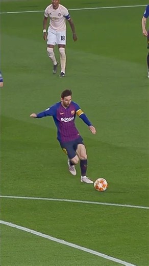 Messi didn’t look at the goal once 🤯