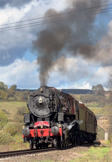 Oil converted USATC S160 2253 Omaha works hard through Green End with “The Moorlander” Pullman diner. #railway #trains #rail #trainspotting #steamtrain