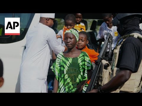 130 schoolchildren and staff abducted in Nigeria meet with state governor