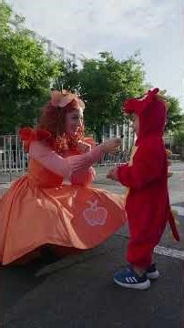 🧠 Q+A with Emma Memma at the Adelaide Christmas Pageant 🎅🎄✅ #christmas #question #answer