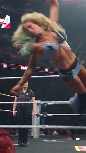 BREATHTAKING 😮‍💨😮‍💨😮‍💨😮‍💨 #WWERaw