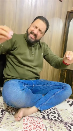 Video pasand aaye toh like 👍Daily comedy chahiye toh subscribe 🔔Milte hain next rutile mein 😜