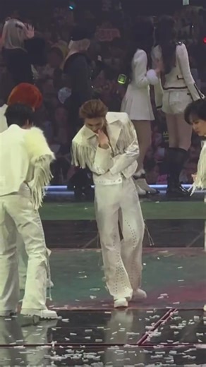 Hyunjin's Lost Earring Discovery at SBS Event