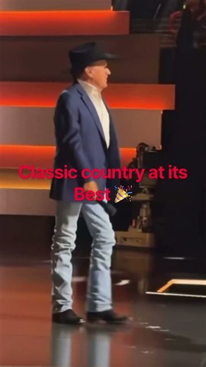 Classic Country at Its Best 🎸 [GEORGE STRAIT] Live on Stage