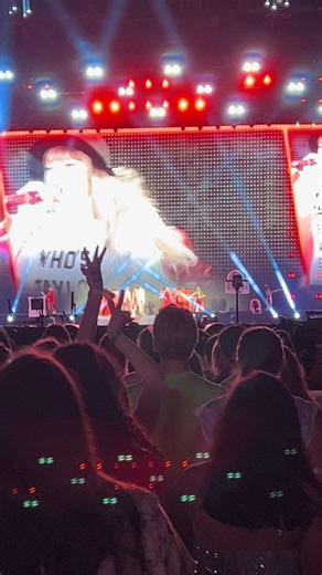 Explore Taylor Swift's Album Red and Its Impact