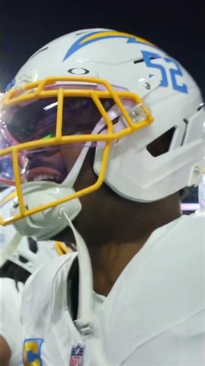 khalil mack leads chargers playoffs huddle ⚡️