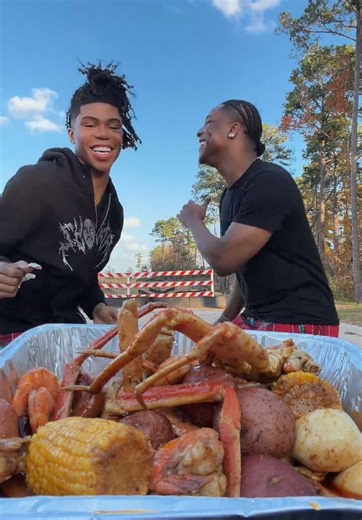 JAYLLNN (@realjayllnn)’s video of seafoodboil