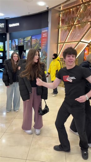 Exploring Free Dance Styles: Breakdance Techniques