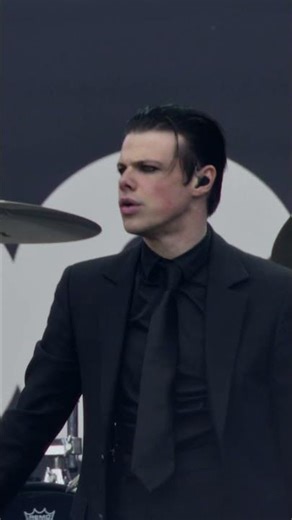 so unbelievably proud of ‪@yungblud‬ #yungblud #yungbludarmy #blackheartsclub #rock #ozzyosbourne