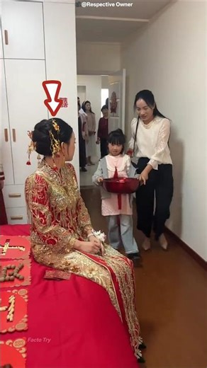 Chinese Wedding Tradition That Surprises Everyone 😲💧 #shorts