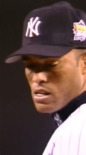 Mariano Rivera breaks Ryan Klesko's bat THREE TIME in ONE AT BAT during the WORLD SERIES! 😱 #marianorivera #yankees #baseball #MLB | MLB Throwbacks