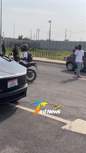 Tesla Cybertruck Impresses at Supercar Spectacle