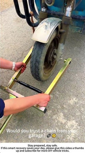 DIY Vehicle Tow – Pulling a Stuck Car with a Homemade Traction Rig 🚗🔧