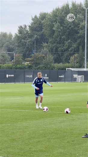 Zinchenko will train at Ajax the coming period! 🤝
