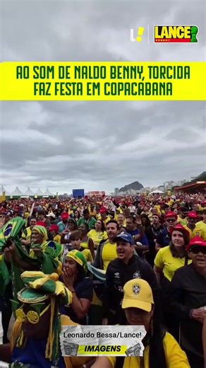 PARA ENTRAR NO CLIMA! 🇧🇷🎵 A torcida já está no ritmo da festa, dançando e entrando no clima diretamente da Fanfest, na Praia de Copacabana. Qual o seu palpite para o jogo de hoje? Na Copa, com o Brasil em cada Lance! #Redes4 #LanceLeve #LanceCopa #LanceDigital