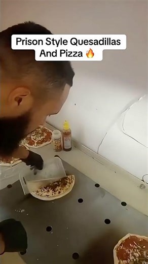 Prison Style Quesadillas And Pizza 🔥 #prisonlife