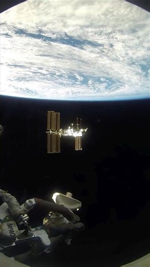 ISS Docking Feels Like a Movie… It’s Real 🌍🚀