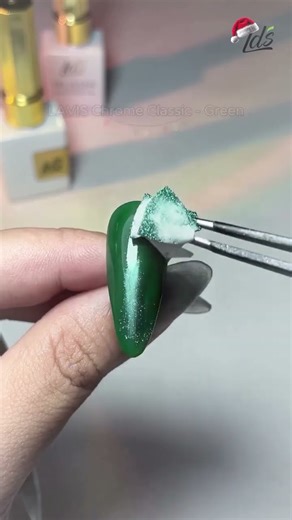 Sweet like peppermint, shiny like chrome 💚✨