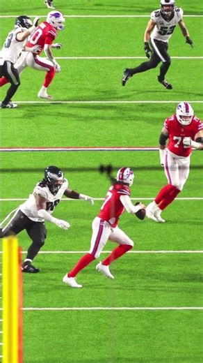 Starting the week off right with a slo-mo sack/fumble recovery #shorts