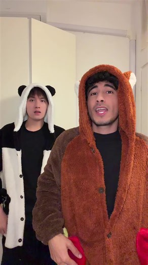 Discover the Left Right Dance Trend with Dexter