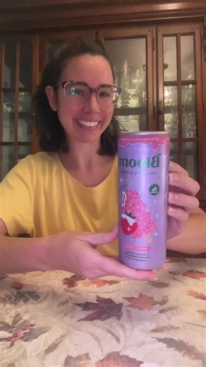 Bloom Nutrition Strawberry Shortie Energy Drink review
