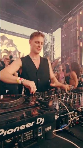 Nicolas Julian – Like This (Live in Germany) 🔥 Neo Rave Energy