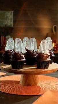 Cupcakes decorados com fantasminhas para o Halloween