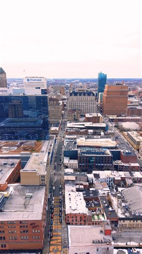 Newark, the largest city in New Jersey and veritable capital of NJ 🏙️ No, I don’t say this just because I’m from Newark—but many have felt the same over the years. Visionaries like John Cotton Dana, the pioneering director of the Newark Public Library and founder of the Newark Museum, poured his energy into making it the state’s hub for arts, industry, and innovation. 📹: Footage captured this morning. | The city of Newark, NJ