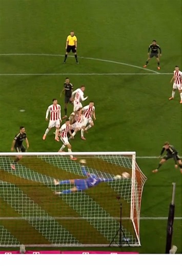 Schwäbe's Remarkable Save Secures Draw for FCKöln