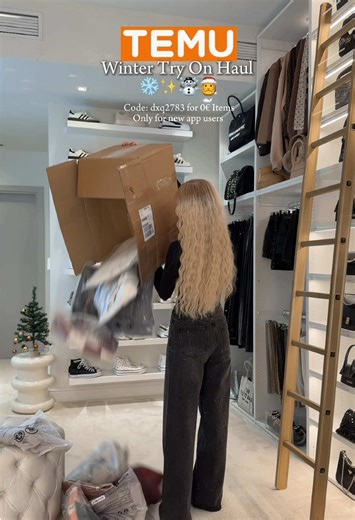 Temu try on haul 📦🎅 the first sweater was my favorite!!! I’ll wear this during Christmas ✨🎄 Search code „dxq2783“ for 0€ items - only applies for new app users 🤍 #tryonhaul #temu #haul #temuhaul #christmashaul