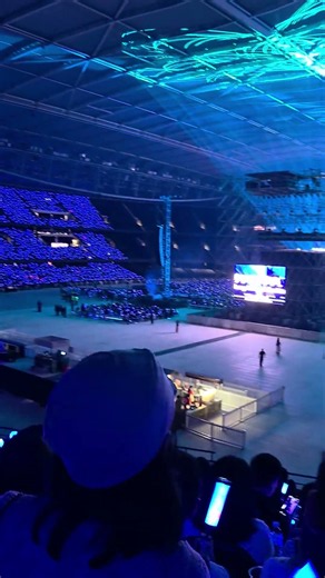 Jay Chou Melbourne 2026 all blue lighting on the roof