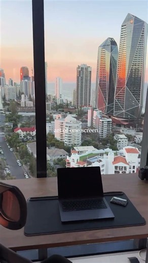 Art of one screen is something special... #mac #productivity #macos #dev #developer #youtubeshorts