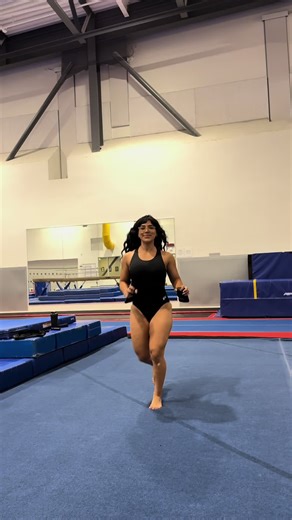 Warmups in black leotard 🤸🖤 #gymnasticstiktok #gymnastics #gymnasticsgirl #gymnast #fitgirl