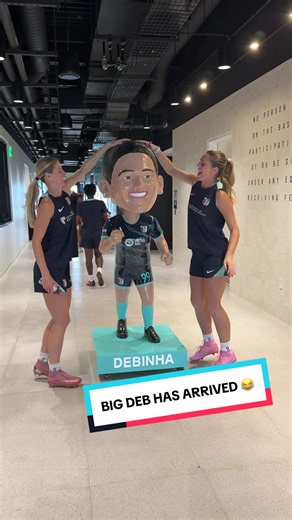 Big Deb Has Arrived: The Funny NWSL Reaction to Débinha Oliveira
