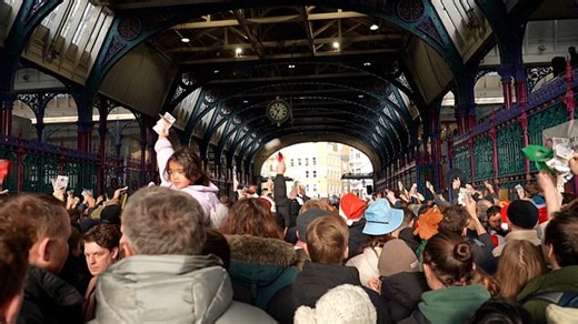 Bargains from butchers at Smithfield's pre-Christmas meat auction