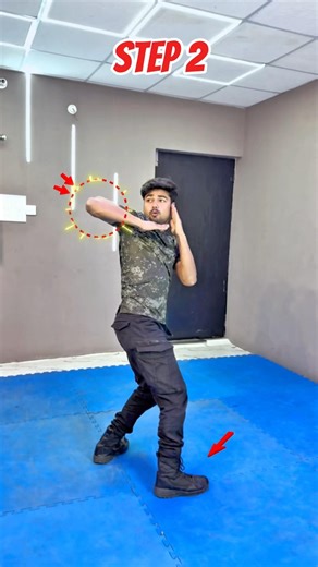 Elbow Strike Self Defense Tutorial | Martial Arts Training#selfdefense #muaythai #kungfu #shorts