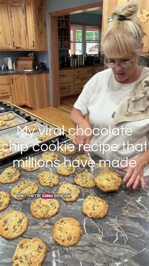 My Viral Chocolate Chip Cookie Recipe (That Never Fails!) 🍪