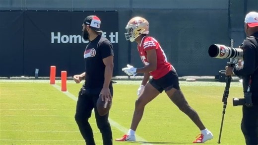 VIDEO: Some San Francisco #49ers fans are concerned with second-round wide receiver De’Zhaun Stribling after he nearly dropped a ball at rookie minicamp today.😬Stribling is expected to play a major part of San Fran’s offense this year.