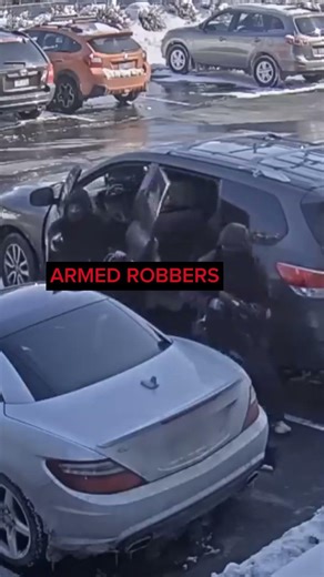 Armed Robbers intercept a CIT van during cash loading
