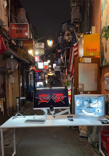 Gaming Setup: desk and gaming setup showcase