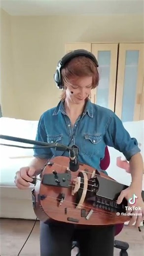 ~"(BIG RUBEN) 'HURDY GURDY' FAMOUS FOR (MARIO BROS) 🤔"~
