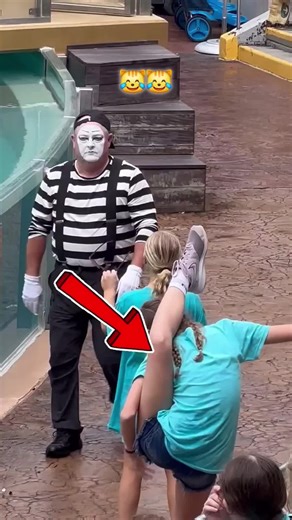 Tom the Mime's Fun Adventures at SeaWorld