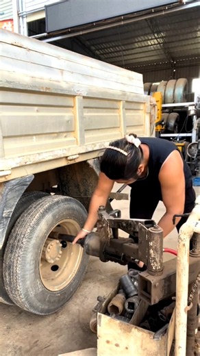 Fast and Easy Heavy Truck Tire Maintenance