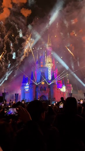 WDW News Today on Instagram: "Let’s practice counting down to 2026 😎 5, 4, 3, 2, 1… Happy New Year! 🍾✨ Now you’re ready 😉 Watch the full video on WDWNT’s YouTube 📺 Are you planning to visit the Disney parks tomorrow? Let us know in the comments 📝 #disneyparks #wdw #countdown #magickingdom"