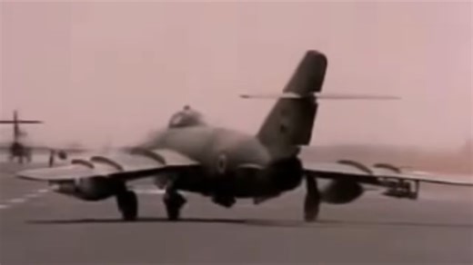 Watch Egypt and Israel clash in relentless air battles - "No break"