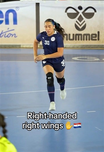 Paging the right-handed right wings, will they all stand up, please? 🖐🏽🇵🇾 Viviana Nicole Parra Rojas shows us how it's done. #Morocco2026 #handball #paraguay #paraguay🇵🇾 #balonmano