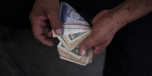 How Money Travels From U.S. Bank Accounts to Venezuelan Households